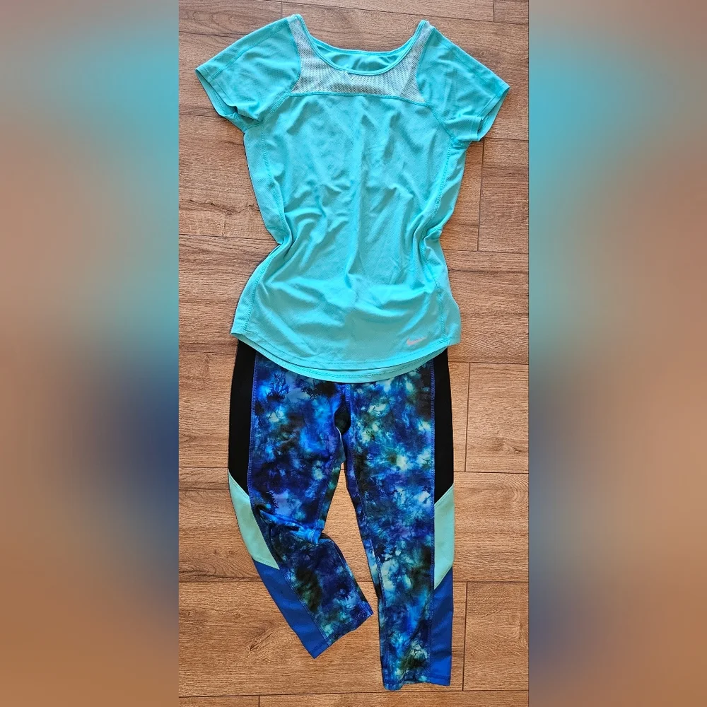 Lightly Worn - NIKE - Lightweight Dri-Fit Tee - Size Small
